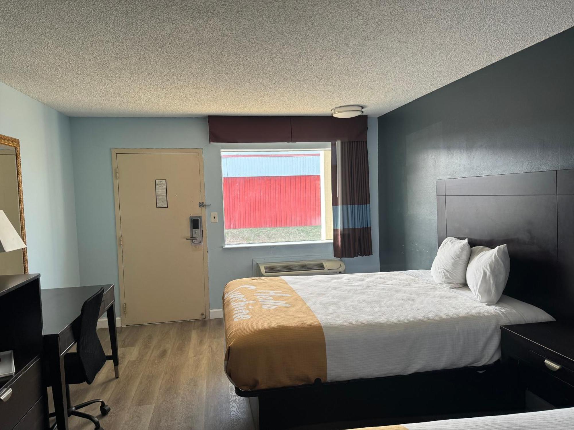 Red Carpet Inn & Suites - دانفيل المظهر الخارجي الصورة