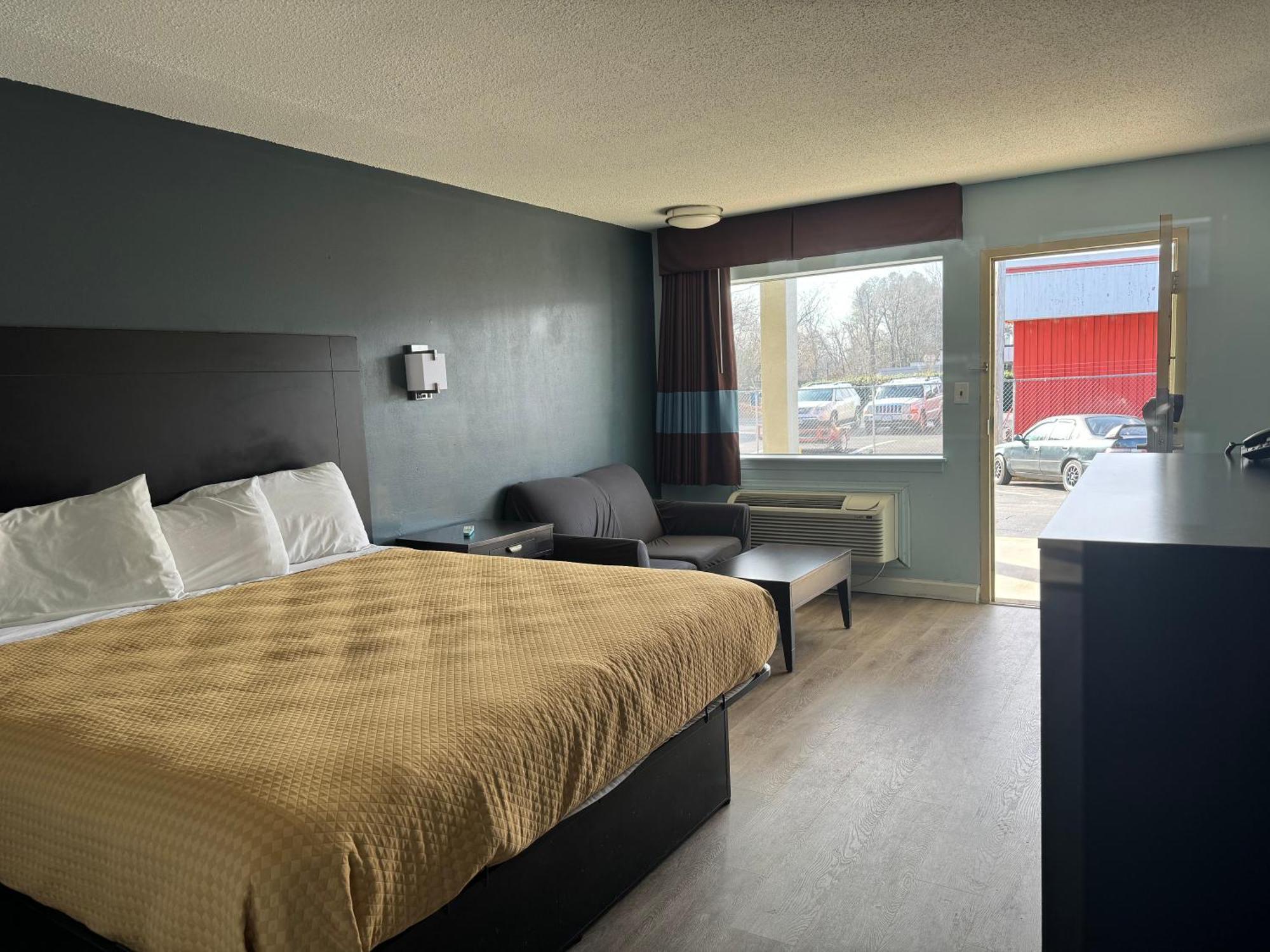 Red Carpet Inn & Suites - دانفيل المظهر الخارجي الصورة