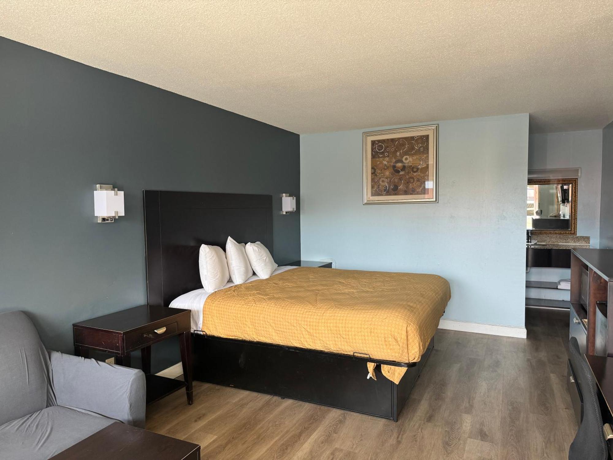 Red Carpet Inn & Suites - دانفيل المظهر الخارجي الصورة