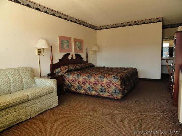 Red Carpet Inn & Suites - دانفيل المظهر الخارجي الصورة